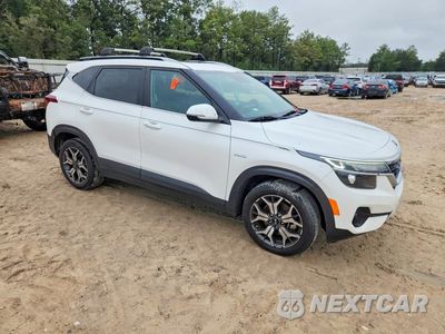 Czwarte zdjęcie samochodu z boku: 2021 KIA SELTOS EX VIN:KNDERCAA6M7194731 - miniatura