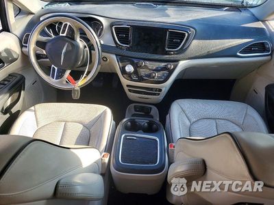 Zdjęcie 8 z 12 samochodu: 2018 CHRYSLER PACIFICA HYBRID LIMITED VIN:2C4RC1N70JR365800 - miniatura