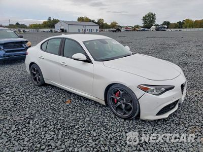 Czwarte zdjęcie samochodu z boku: 2018 ALFA ROMEO GIULIA TI VIN:ZARFAECN0J7583941 - miniatura