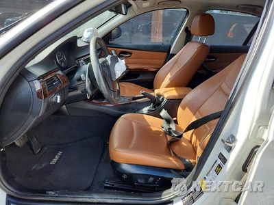 Zdjęcie 7 z 12 samochodu: 2011 BMW 328 XI VIN:WBAPK7G59BNN86669 - miniatura