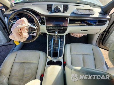 Zdjęcie 8 z 12 samochodu: 2019 PORSCHE MACAN VIN:WP1AA2A57KLB04587 - miniatura