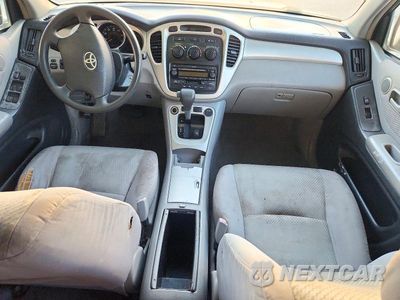 Zdjęcie 8 z 13 samochodu: 2006 TOYOTA HIGHLANDER BASE VIN:JTEDD21A160132729 - miniatura
