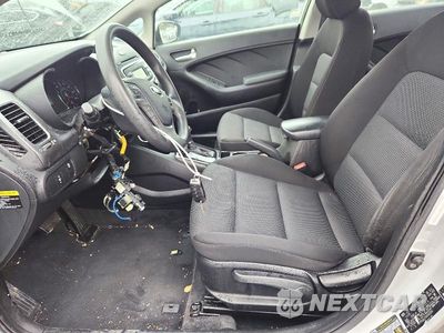 Zdjęcie 7 z 12 samochodu: 2017 KIA FORTE LX VIN:3KPFK4A77HE083369 - miniatura