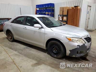 Czwarte zdjęcie samochodu z boku: 2011 TOYOTA CAMRY BASE VIN:4T1BF3EK3BU633005 - miniatura