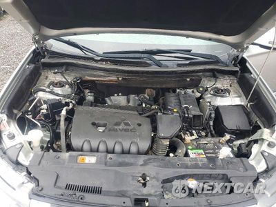 Zdjęcie 12 z 13 samochodu: 2019 MITSUBISHI OUTLANDER SE VIN:JA4AD3A30KZ049582 - miniatura