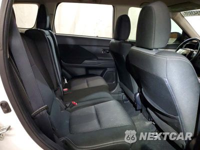 Zdjęcie 11 z 13 samochodu: 2016 MITSUBISHI OUTLANDER SE VIN:JA4AZ3A34GZ004167 - miniatura