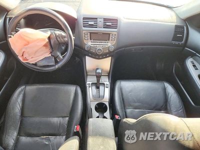 Zdjęcie 8 z 14 samochodu: 2006 HONDA ACCORD EX VIN:JHMCM56886C006596 - miniatura