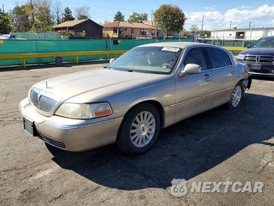2003 LINCOLN TOWN CAR SIGNATURE 1LNHM82W63Y672170 - główne zdjęcie licytacji z USA - miniatura