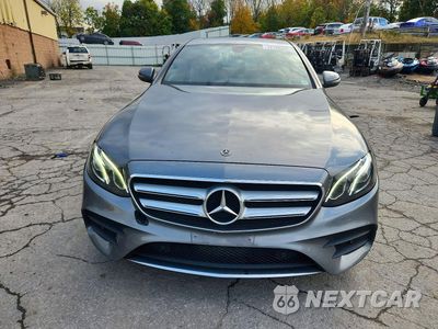 Piąte zdjęcie samochodu w środku: 2018 MERCEDES-BENZ E 300 4MATIC VIN:WDDZF4KB9JA444586 - miniatura
