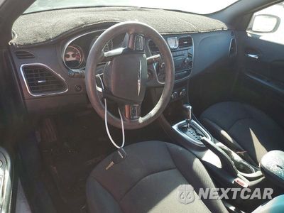 Zdjęcie 8 z 12 samochodu: 2014 CHRYSLER 200 LX VIN:1C3CCBAB4EN168061 - miniatura
