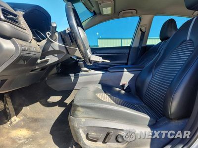 Zdjęcie 7 z 13 samochodu: 2020 TOYOTA CAMRY SE VIN:4T1G11AK3LU929321 - miniatura