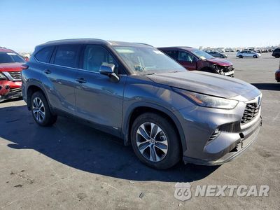 Czwarte zdjęcie samochodu z boku: 2022 TOYOTA HIGHLANDER HYBRID XLE VIN:5TDHBRCH8NS551364 - miniatura