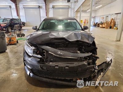 Piąte zdjęcie samochodu w środku: 2017 KIA OPTIMA LX VIN:5XXGT4L37HG175892 - miniatura