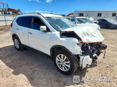 Czwarte zdjęcie samochodu z boku: 2020 NISSAN ROGUE SV VIN:5N1AT2MT2LC742135 - miniatura