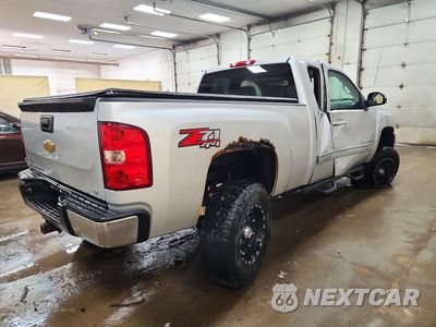 Trzecie zdjęcie samochodu z tyłu: 2013 CHEVROLET SILVERADO K1500 LT VIN:1GCRKSE75DZ346520 - miniatura