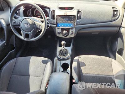Zdjęcie 8 z 12 samochodu: 2010 KIA FORTE KOUP EX VIN:KNAFU6A29A5250761 - miniatura