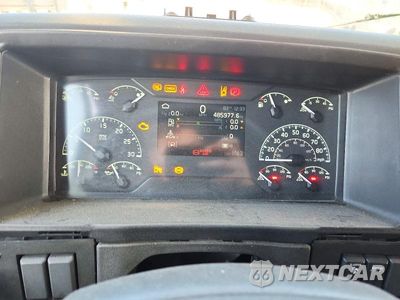 Zdjęcie 9 z 13 samochodu: 2019 VOLVO VNL SEMI TRUCK VIN:4V4NC9TJ0KN212462 - miniatura