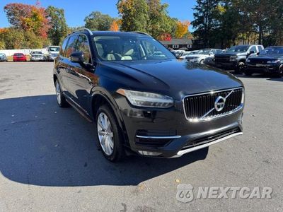 Czwarte zdjęcie samochodu z boku: 2016 VOLVO XC90 T6 VIN:YV4A22PK1G1051154 - miniatura