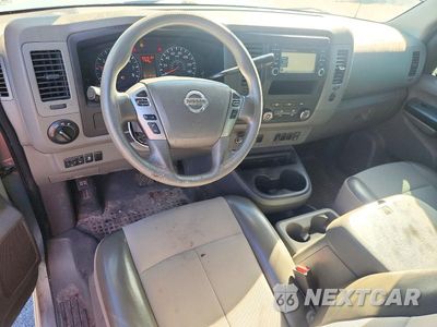 Zdjęcie 8 z 13 samochodu: 2016 NISSAN NV 2500 HD SV VIN:1N6BF0KY2GN801551 - miniatura