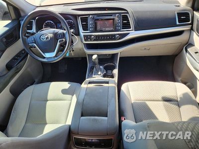 Zdjęcie 8 z 13 samochodu: 2015 TOYOTA HIGHLANDER LE VIN:5TDZKRFH6FS068490 - miniatura