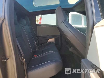 Zdjęcie 10 z 12 samochodu: 2025 TESLA CYBERTRUCK VIN:7G2CEHED4SA059317 - miniatura
