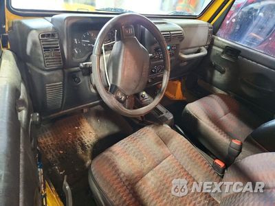 Zdjęcie 8 z 12 samochodu: 2000 JEEP WRANGLER / TJ SE VIN:1J4FA29P3YP749732 - miniatura