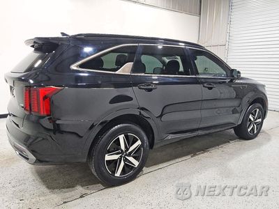 Trzecie zdjęcie samochodu z tyłu: 2021 KIA SORENTO EX VIN:5XYRHDLF4MG065179 - miniatura