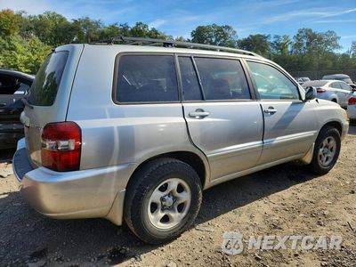 Trzecie zdjęcie samochodu z tyłu: 2004 TOYOTA HIGHLANDER BASE VIN:JTEDD21A540097187 - miniatura