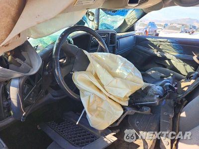 Zdjęcie 8 z 11 samochodu: 2004 CHEVROLET SILVERADO K1500 VIN:2GCEK19T641111326 - miniatura