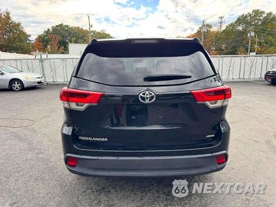 Zdjęcie 6 z 12 samochodu: 2019 TOYOTA HIGHLANDER LE VIN:5TDBZRFH1KS964588 - miniatura