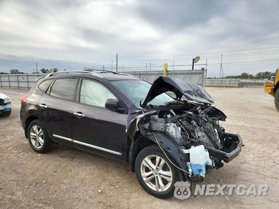 Czwarte zdjęcie samochodu z boku: 2013 NISSAN ROGUE S VIN:JN8AS5MV8DW620801 - miniatura