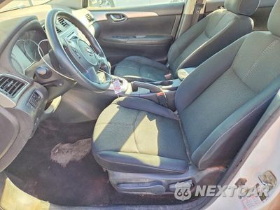 Zdjęcie 7 z 12 samochodu: 2018 NISSAN SENTRA S VIN:3N1AB7AP2JY218017 - miniatura