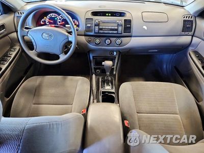 Zdjęcie 8 z 12 samochodu: 2005 TOYOTA CAMRY LE VIN:4T1BE32K95U613398 - miniatura