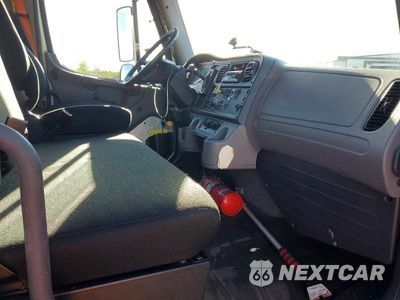 Zdjęcie 8 z 12 samochodu: 2017 FREIGHTLINER BUSINESS CLASS M2 BOX TRUCK VIN:3ALACWDT3HDJG7491 - miniatura
