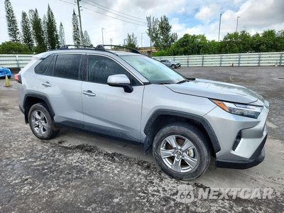 Czwarte zdjęcie samochodu z boku: 2024 TOYOTA RAV4 XLE VIN:2T3W1RFV4RW314659 - miniatura