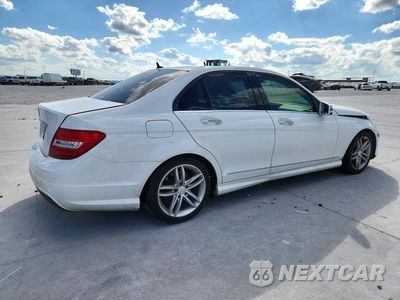 Trzecie zdjęcie samochodu z tyłu: 2014 MERCEDES-BENZ C 250 VIN:WDDGF4HB3EA938673 - miniatura
