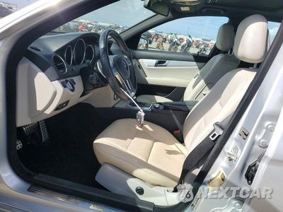 Zdjęcie 7 z 13 samochodu: 2012 MERCEDES-BENZ C 250 VIN:WDDGF4HB9CR234072 - miniatura