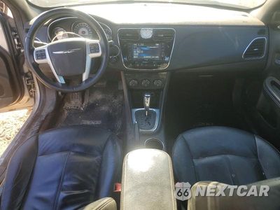 Zdjęcie 8 z 12 samochodu: 2014 CHRYSLER 200 LIMITED VIN:1C3CCBCG5EN134915 - miniatura