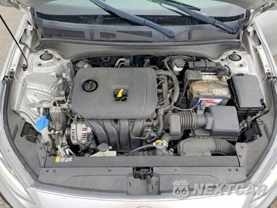 Zdjęcie 11 z 12 samochodu: 2019 KIA FORTE LXS VIN:3KPF24AD5KE107911 - miniatura