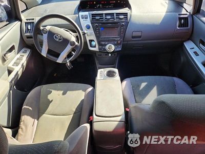 Zdjęcie 8 z 13 samochodu: 2013 TOYOTA PRIUS V THREE VIN:JTDZN3EU5D3212757 - miniatura