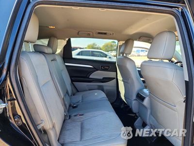 Zdjęcie 11 z 14 samochodu: 2018 TOYOTA HIGHLANDER LE PLUS VIN:5TDZZRFH1JS258024 - miniatura