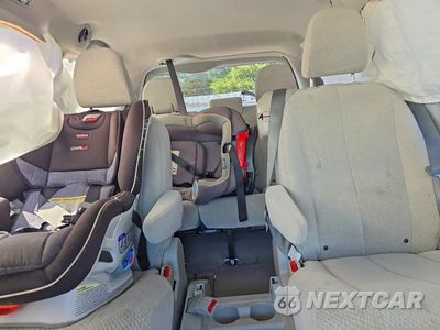 Zdjęcie 10 z 13 samochodu: 2012 TOYOTA SIENNA LE VIN:5TDKK3DC3CS196770 - miniatura