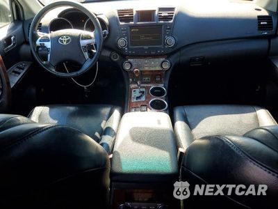 Zdjęcie 8 z 13 samochodu: 2012 TOYOTA HIGHLANDER LIMITED VIN:5TDDK3EHXCS148251 - miniatura