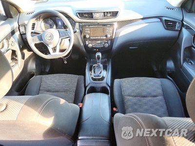 Zdjęcie 8 z 13 samochodu: 2017 NISSAN ROGUE SPORT SV VIN:JN1BJ1CR5HW125061 - miniatura