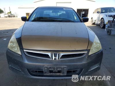 Piąte zdjęcie samochodu w środku: 2006 HONDA ACCORD VALUE VIN:1HGCM55186A075243 - miniatura