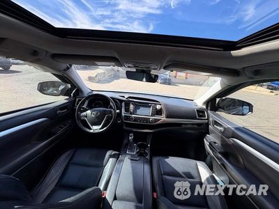 Zdjęcie 9 z 10 samochodu: 2017 TOYOTA HIGHLANDER XLE VIN:5TDKZRFH1HS508437 - miniatura