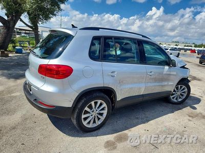 Trzecie zdjęcie samochodu z tyłu: 2017 VOLKSWAGEN TIGUAN S VIN:WVGAV7AX3HK046461 - miniatura