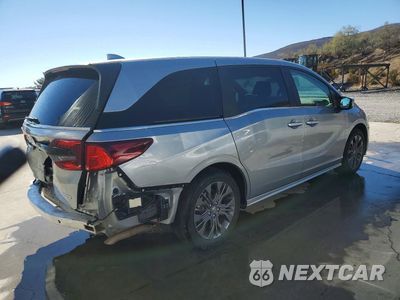Trzecie zdjęcie samochodu z tyłu: 2026 HONDA ODYSSEY TOURING VIN:5FNRL6H86TB057708 - miniatura