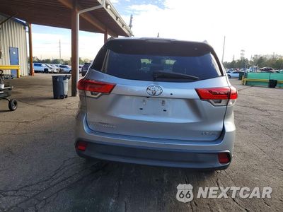 Zdjęcie 6 z 12 samochodu: 2018 TOYOTA HIGHLANDER LE PLUS VIN:5TDBZRFH1JS828458 - miniatura