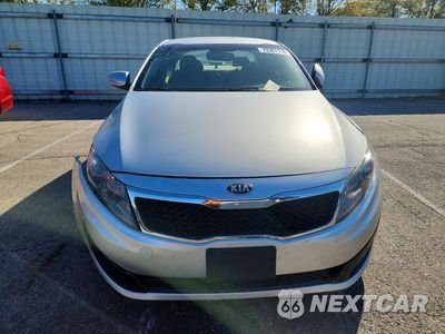 Piąte zdjęcie samochodu w środku: 2013 KIA OPTIMA LX VIN:KNAGM4A76D5431227 - miniatura